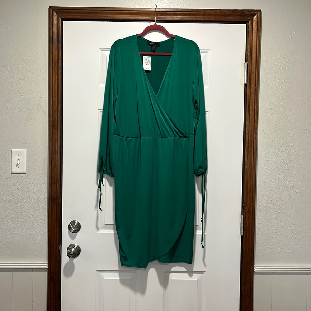 NWT Ashley Stewart Kelly GREEN Long sleeve V neck MIDI dress